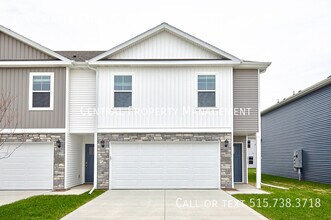 Building Photo - 1044 Maple St