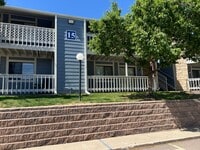 Building Photo - Welcome to this comfortable 1-bedroom, 1-bathroom