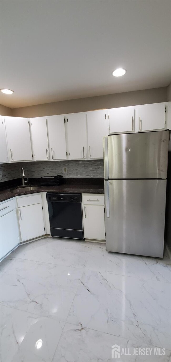 Building Photo - 261 Kempsey Dr