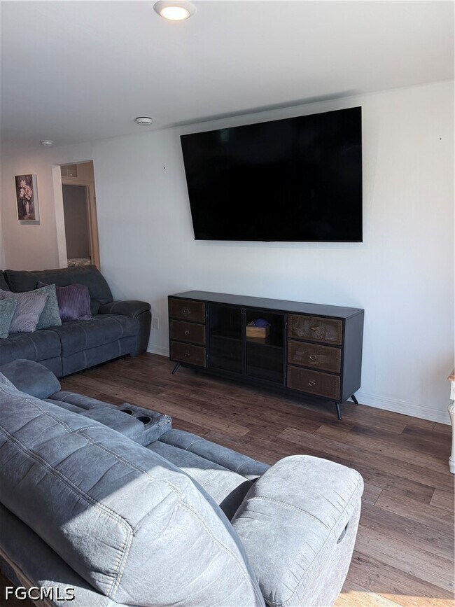 Building Photo - 1926 NW 15th St