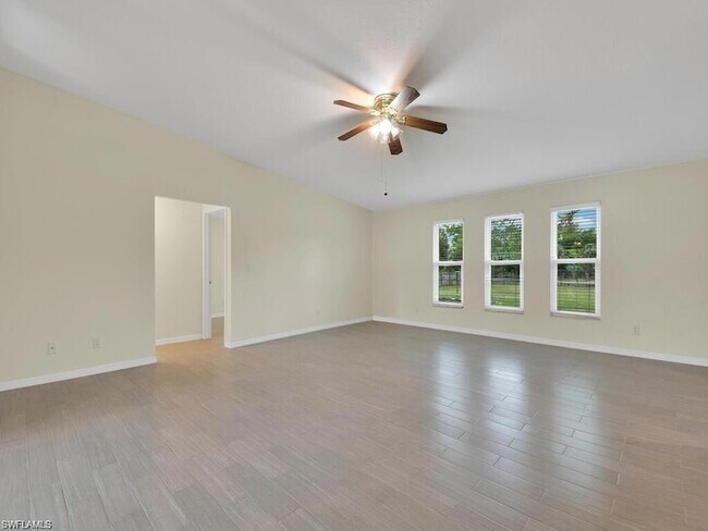 Building Photo - 260 12th St SE