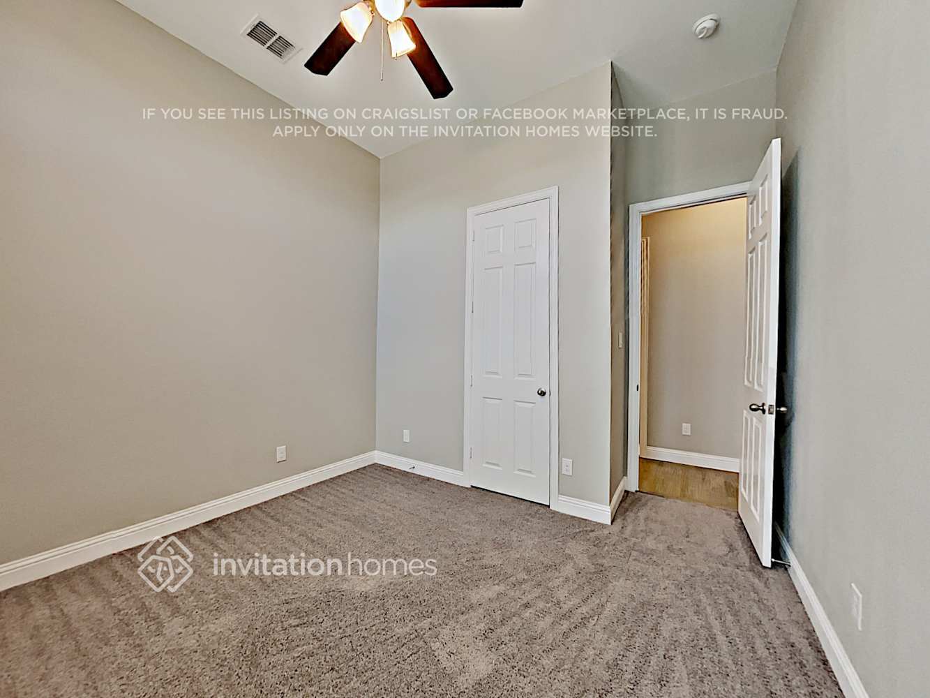 Building Photo - 15041 Belclaire Ave