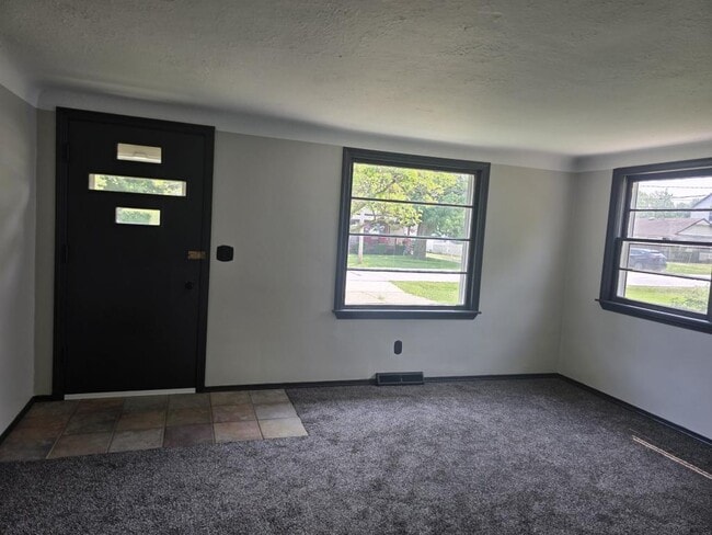 Building Photo - 1270 E 348th St