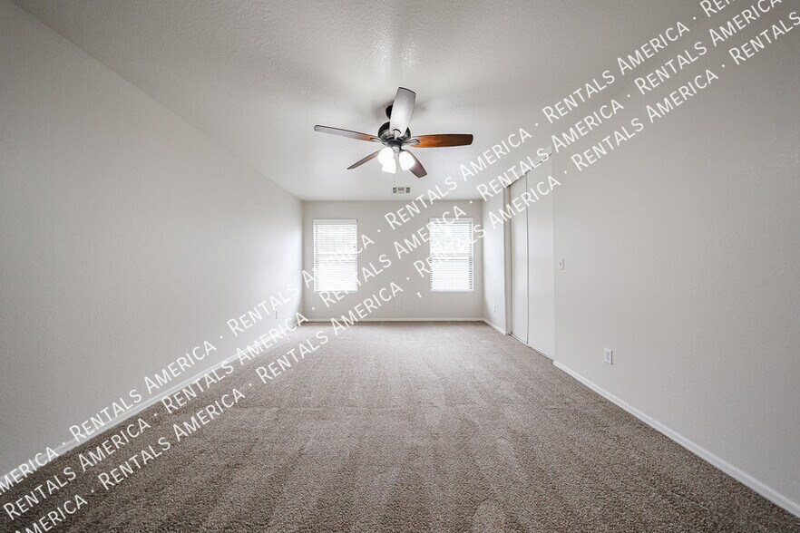 Building Photo - 8554 E Meseto Ave