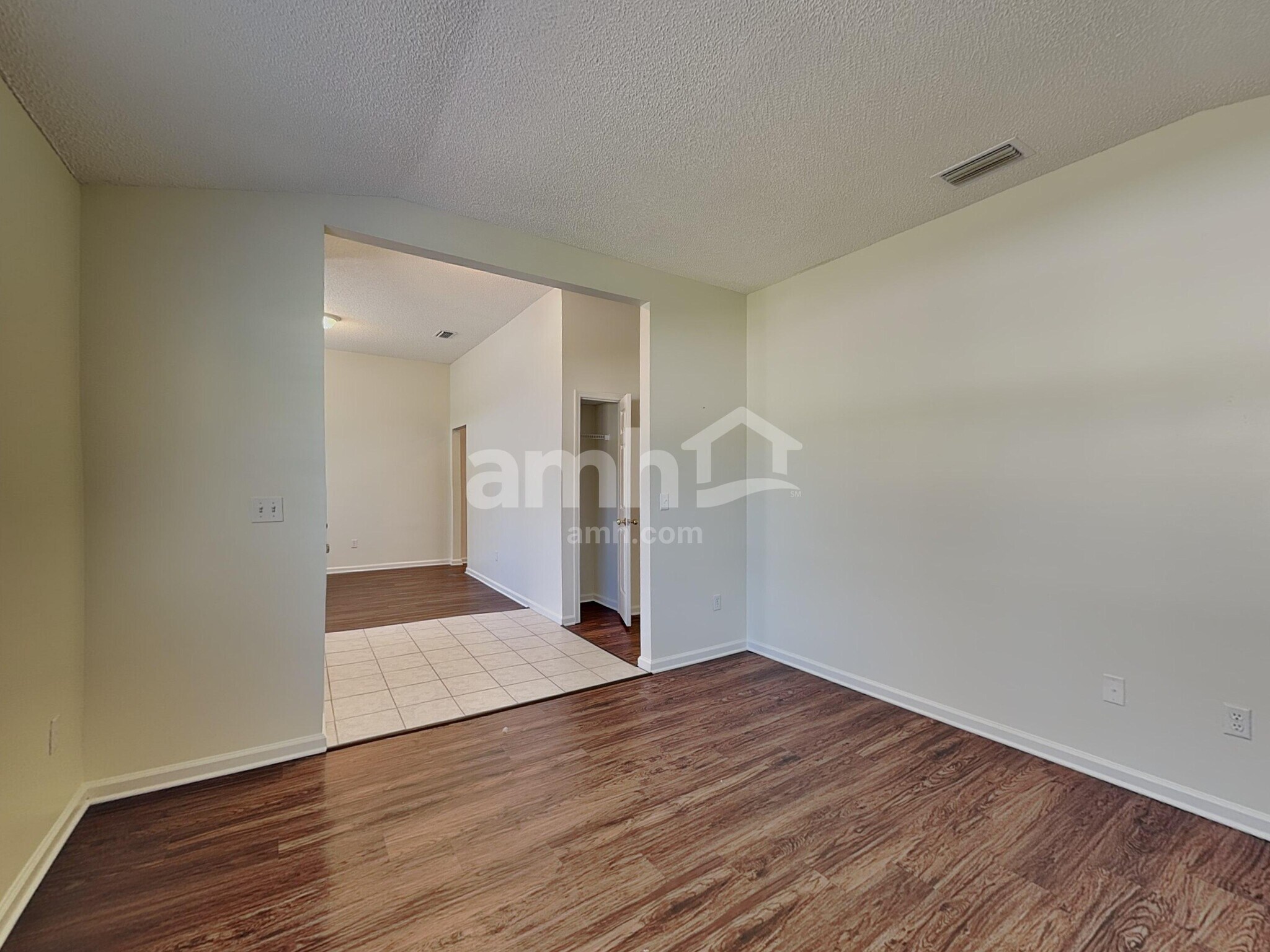 Building Photo - 5682 Shady Pine St S