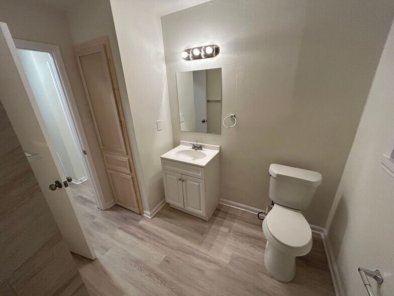 Building Photo - 235 Hwy 90 E