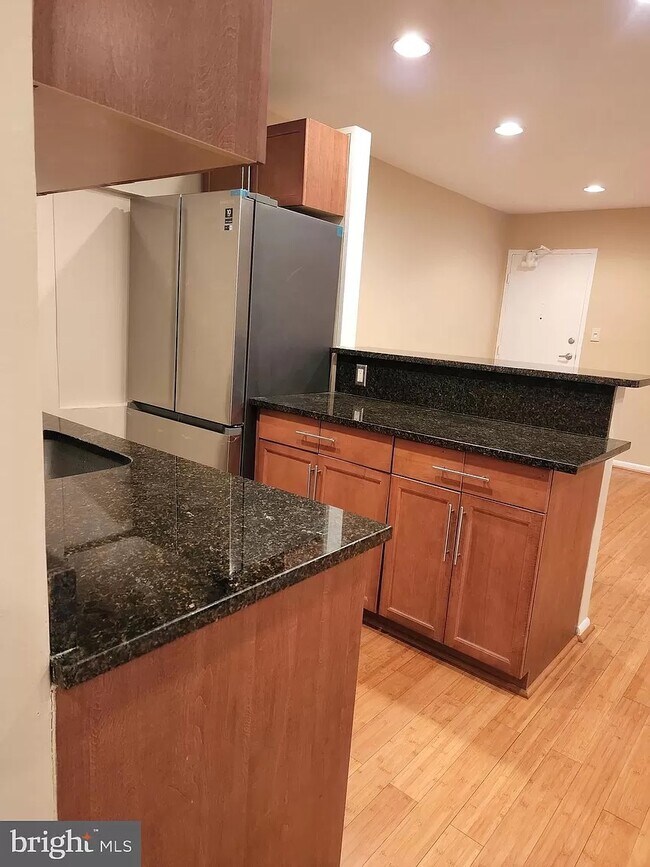 Building Photo - 7723 Donnybrook Ct