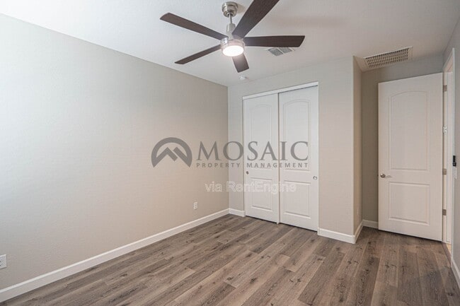 Building Photo - 763 W Brangus Way