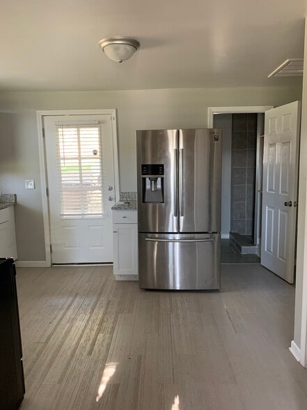 Building Photo - 1513B Lock Rd