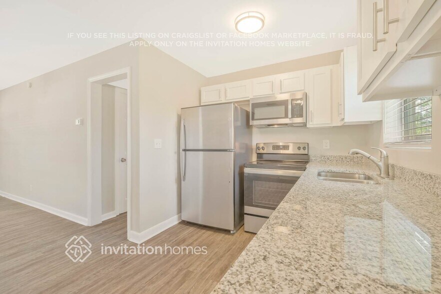 Building Photo - 1144 Skye Dr E