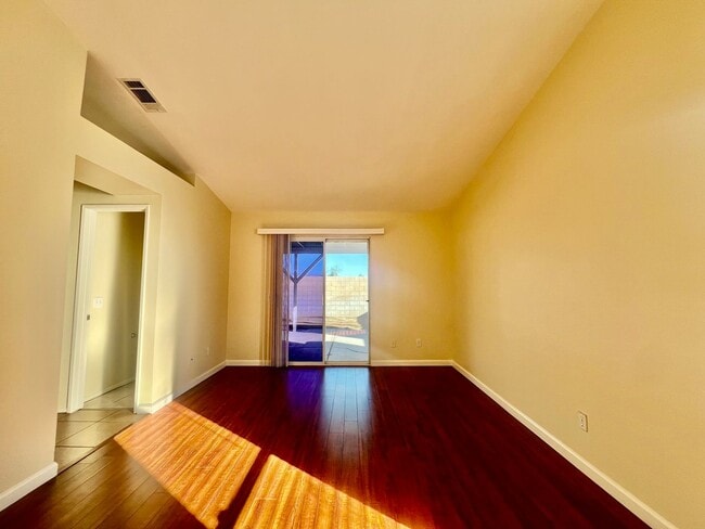 Building Photo - AVAILBLE NOW!! LOVELY 3-bedroom 2 bath Home in Indio!