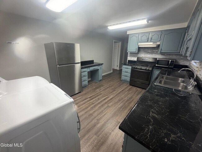 Building Photo - 603 1st St