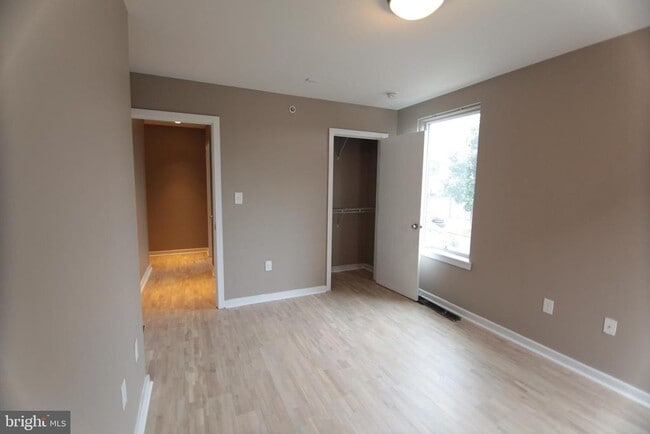 Building Photo - 1856 Willington St