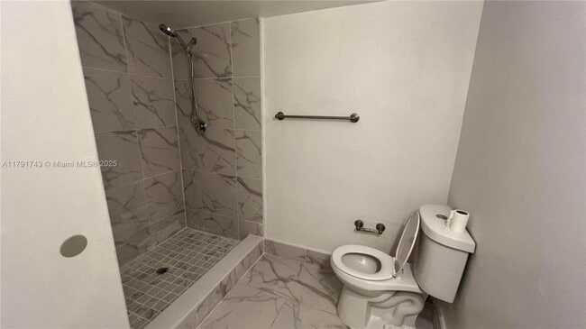 Building Photo - 2 bedroom in North miami Beach FL 33179