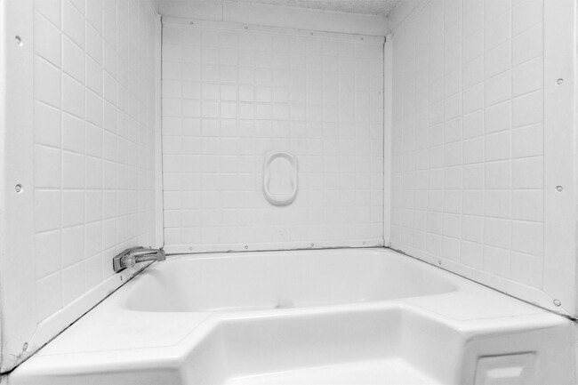 Building Photo - 19339 Forest Ln Cir