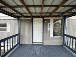Building Photo - 43213 Claxton Cir
