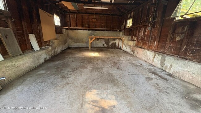 Building Photo - 996 PA-307