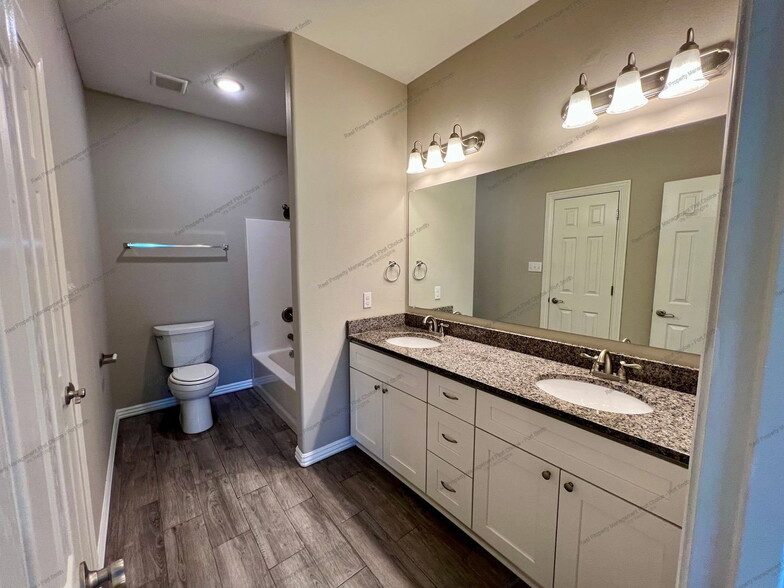 Building Photo - 9809 Mylea Cir