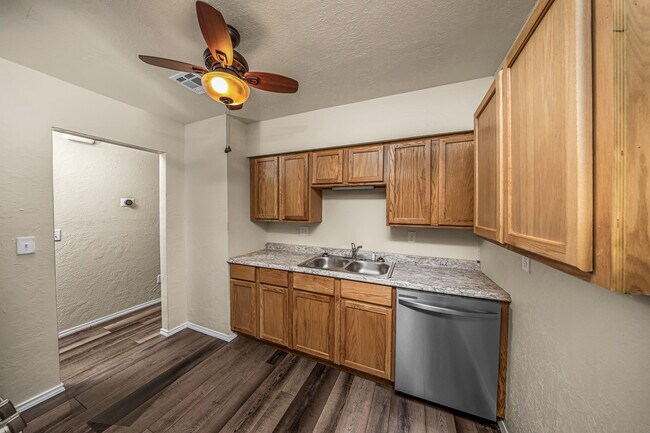 Building Photo - 1702 NW 45th St