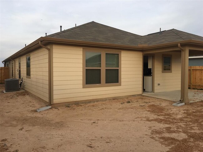 Building Photo - 21439 Bluebonnet Cove Ct