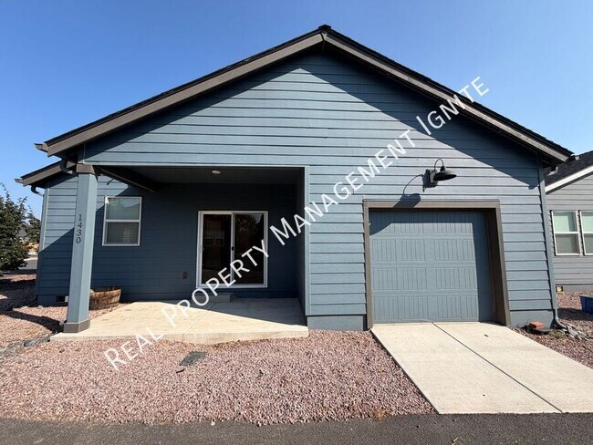 Building Photo - 1430 NW Upas Pl
