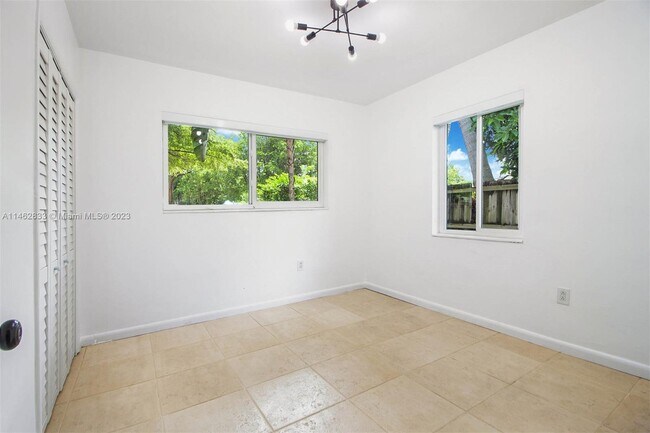 Building Photo - 8120 SW 62nd Pl