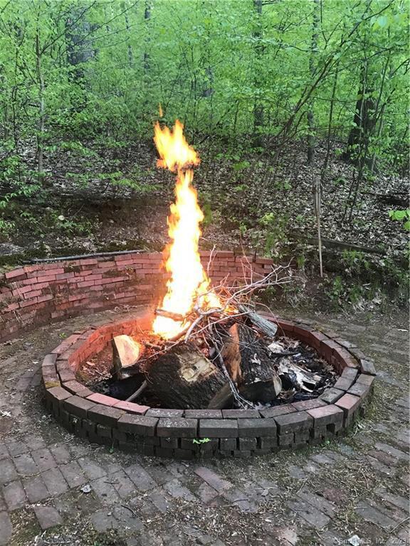 Building Photo - 36 Old Johnson Ln