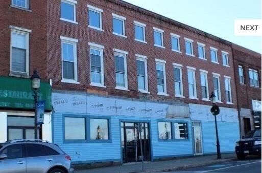 building view - 327 Main St