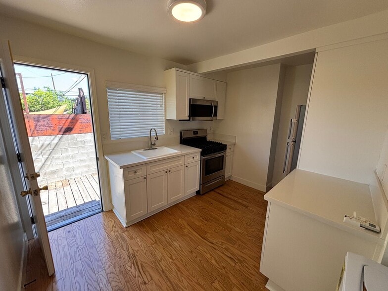 Building Photo - 3232 Verdugo Rd