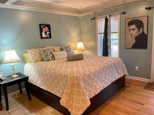 Building Photo - 175 Schools Dr