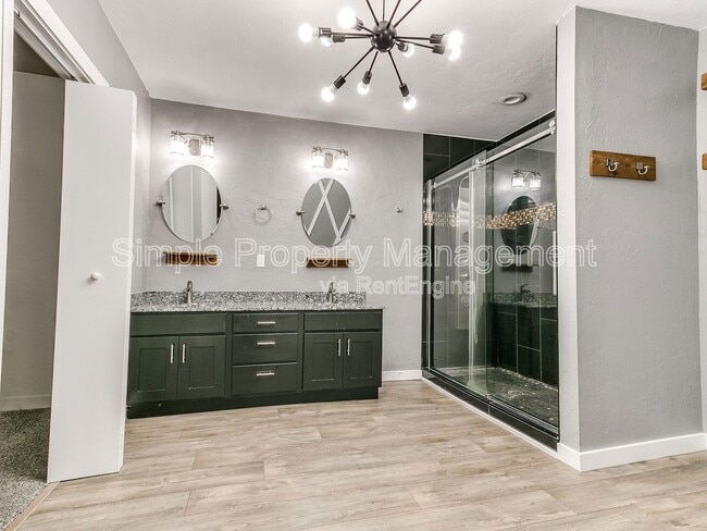 Building Photo - 2605 N Robinson Ave