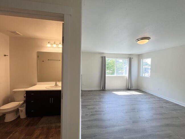 Building Photo - 3546 Terra Sol Dr