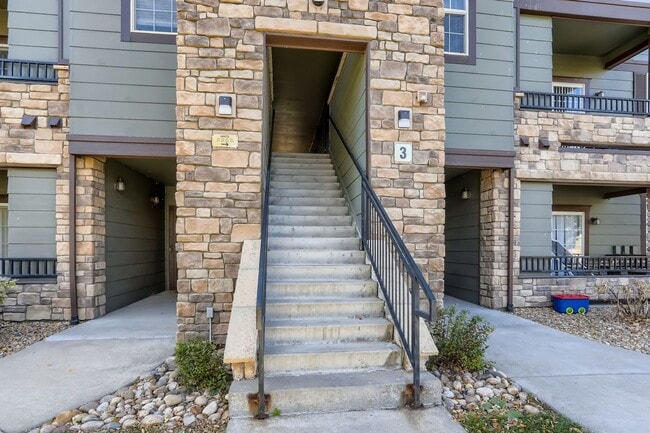 Building Photo - Beautiful 2 Bed 2 Bath Condo near Parkfield Lake Park!