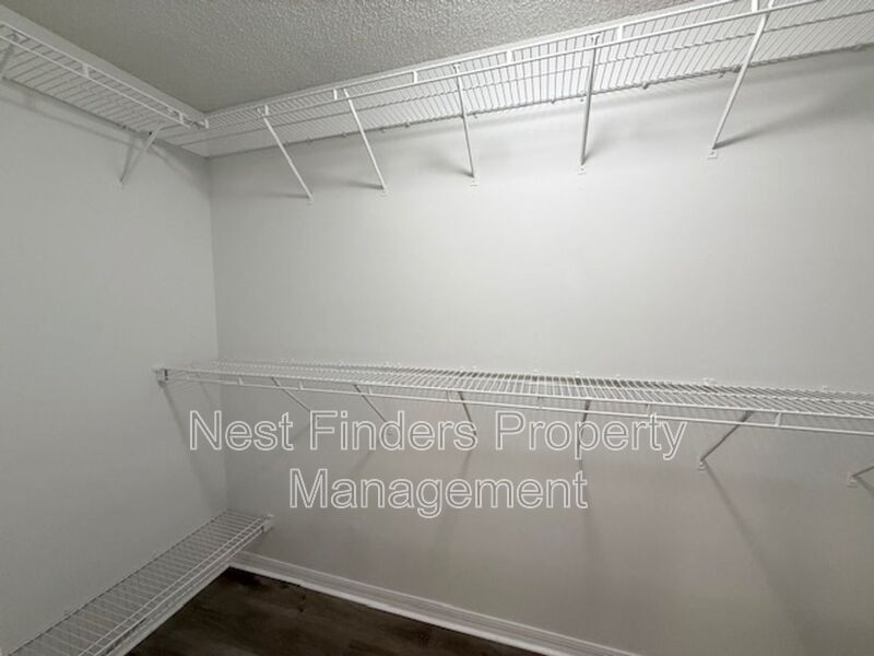 Building Photo - 816 Brookstone Ct