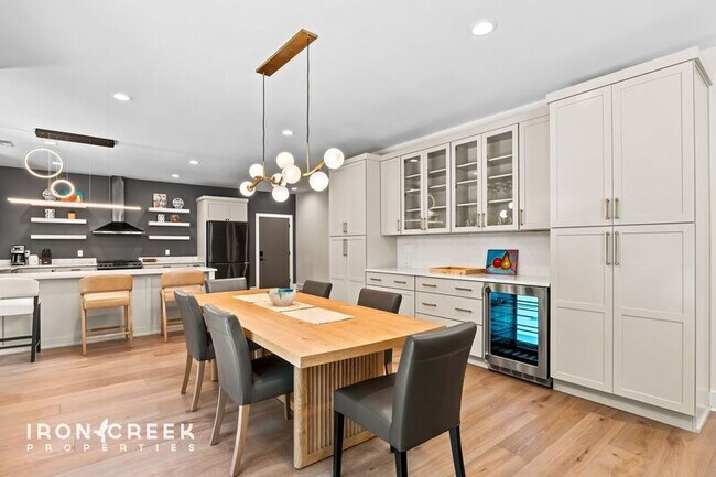Building Photo - 3015 Sand Hill Crane Dr