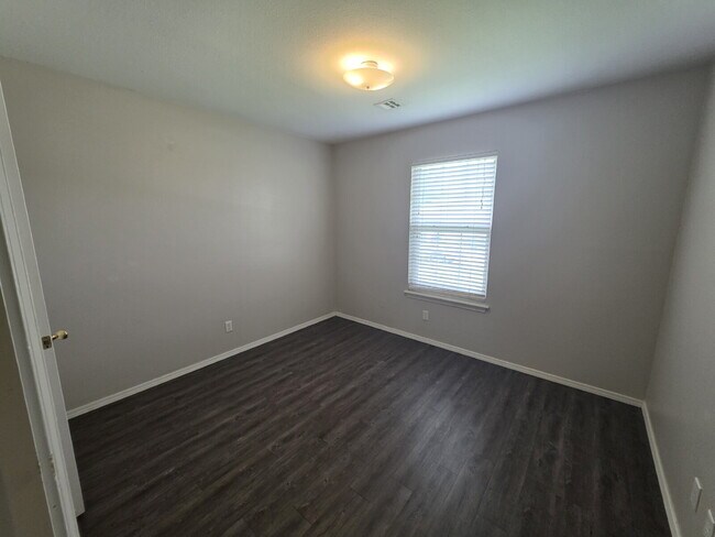 Building Photo - 38 Burnett Cir
