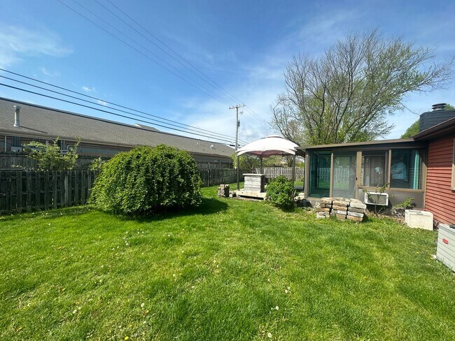 Building Photo - Welcome to this charming 3 bedroom, 2 bathroom home located in West Lafayette, IN.