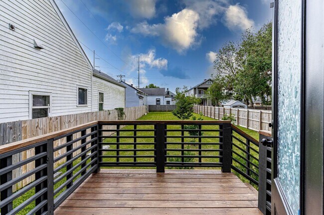 Building Photo - 2506 Dumaine St