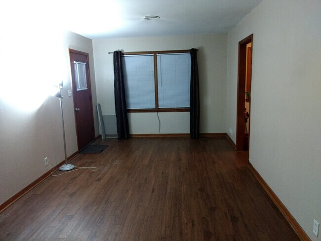 Building Photo - 212 W Charlotte St