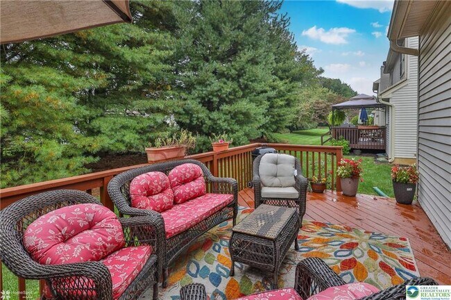 Building Photo - 204 Ridings Cir