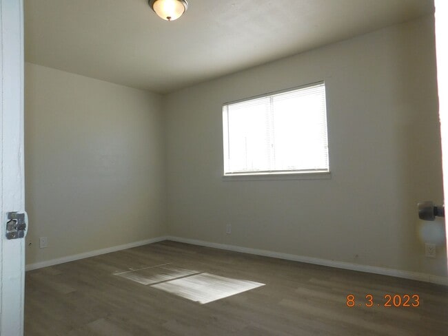 Building Photo - 135 S Norma St