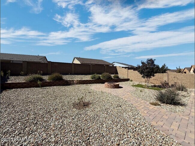 Building Photo - 5234 N Elliot Ave