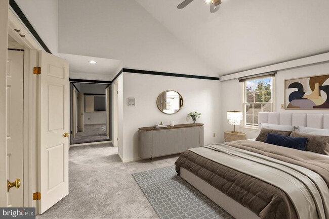 Building Photo - 1913 Meadow Ln