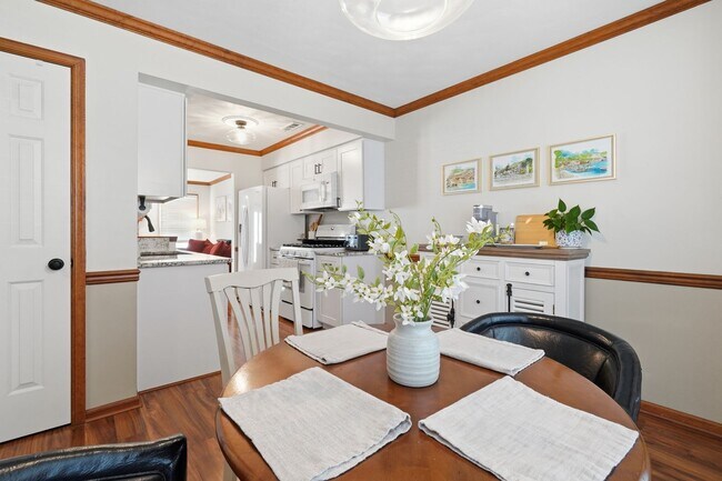 Building Photo - A gem in Knells Ridge!