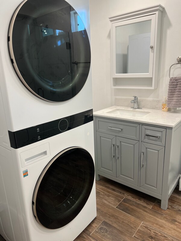 Building Photo - 2128 Oak Crest Dr