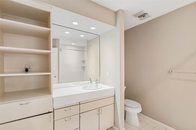 Building Photo - 5004 Bayard Ln