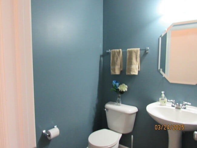 Building Photo - 494 S Jade Ln