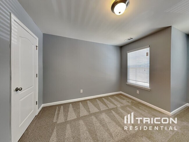 Building Photo - 3853 Augustine Pl
