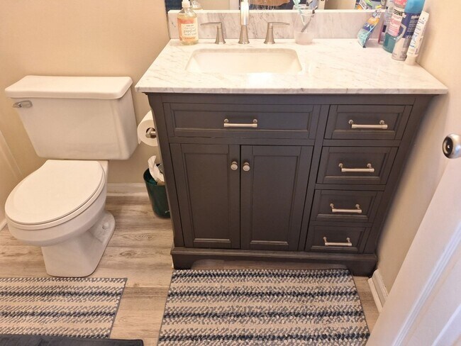 Building Photo - One level living in NorthWest Knoxville