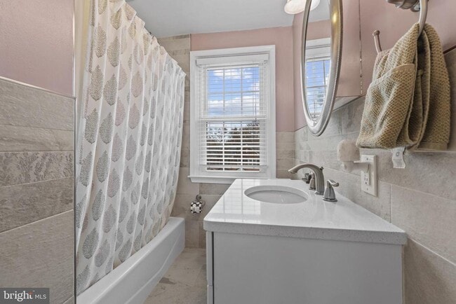 Building Photo - 169 Regester Ave